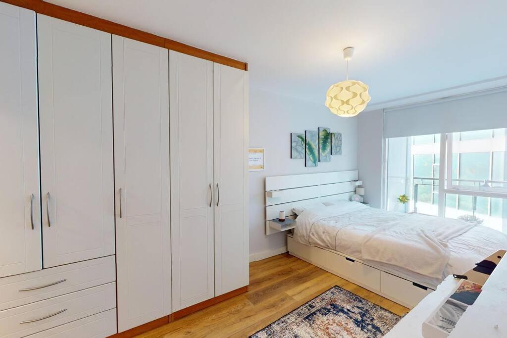 Centrally Located, Comfy 2-Bed 2-Bath Apt Dublin Exterior foto